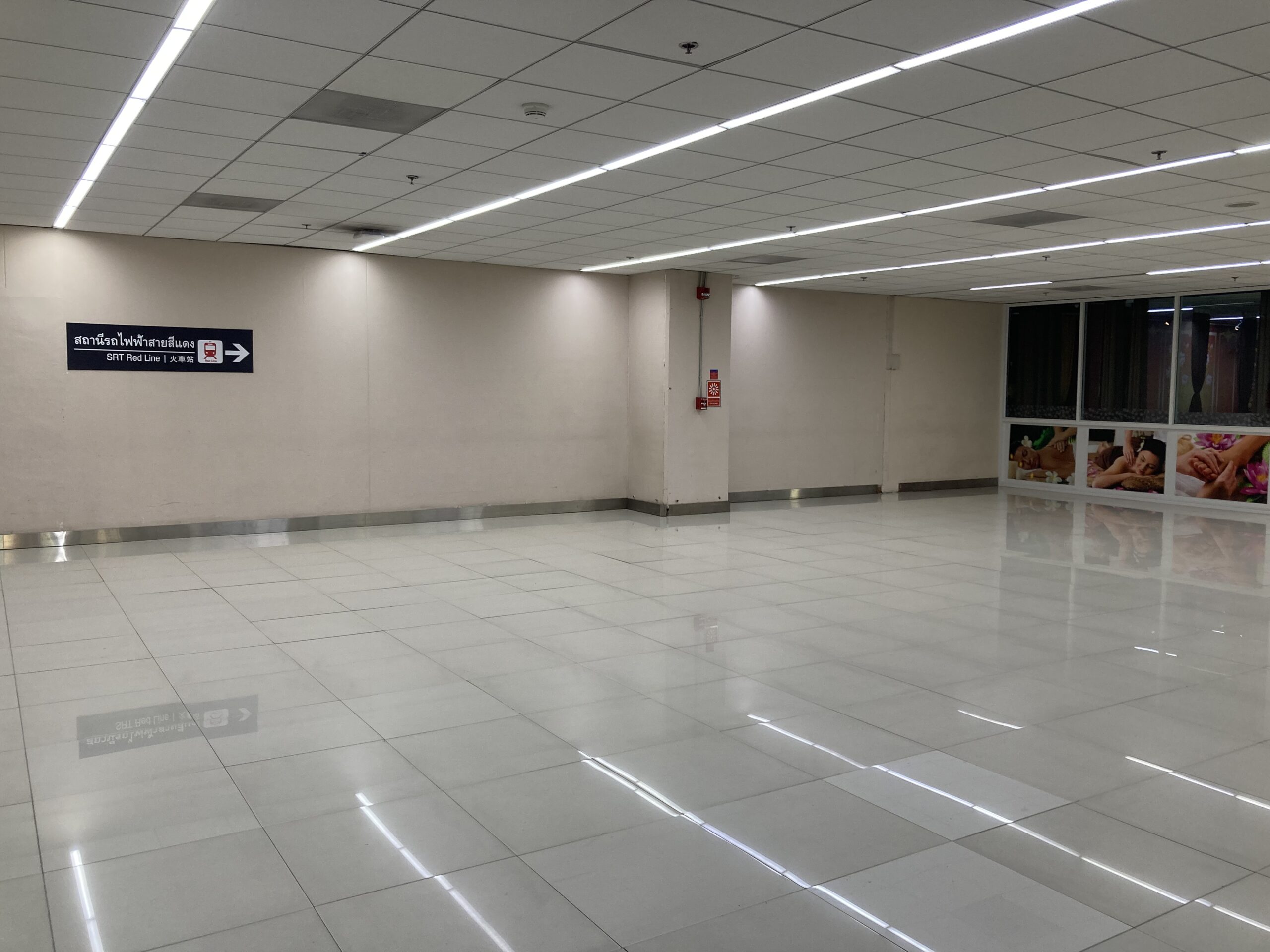 ドンムアン空港から駅まで の道のり