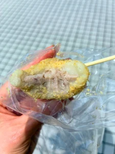 台北・行天宮でお餅が人気の「不老客家伝統麻糬」の芋頭(タロイモ)
