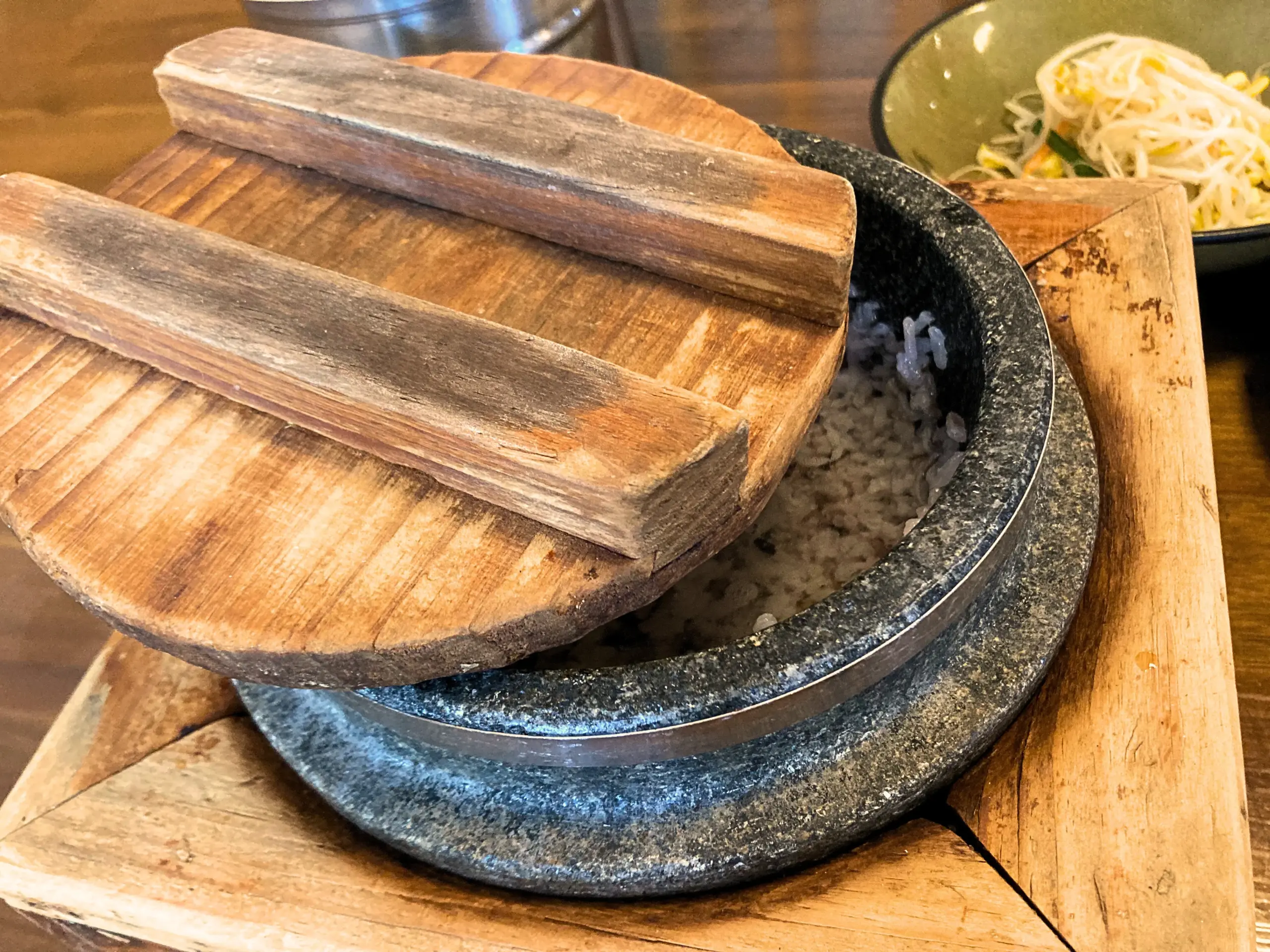 【韓国／清州】チュオタンの名店「ハルモニチュオタン（할머니 추어탕）」のおこげスープの作り方