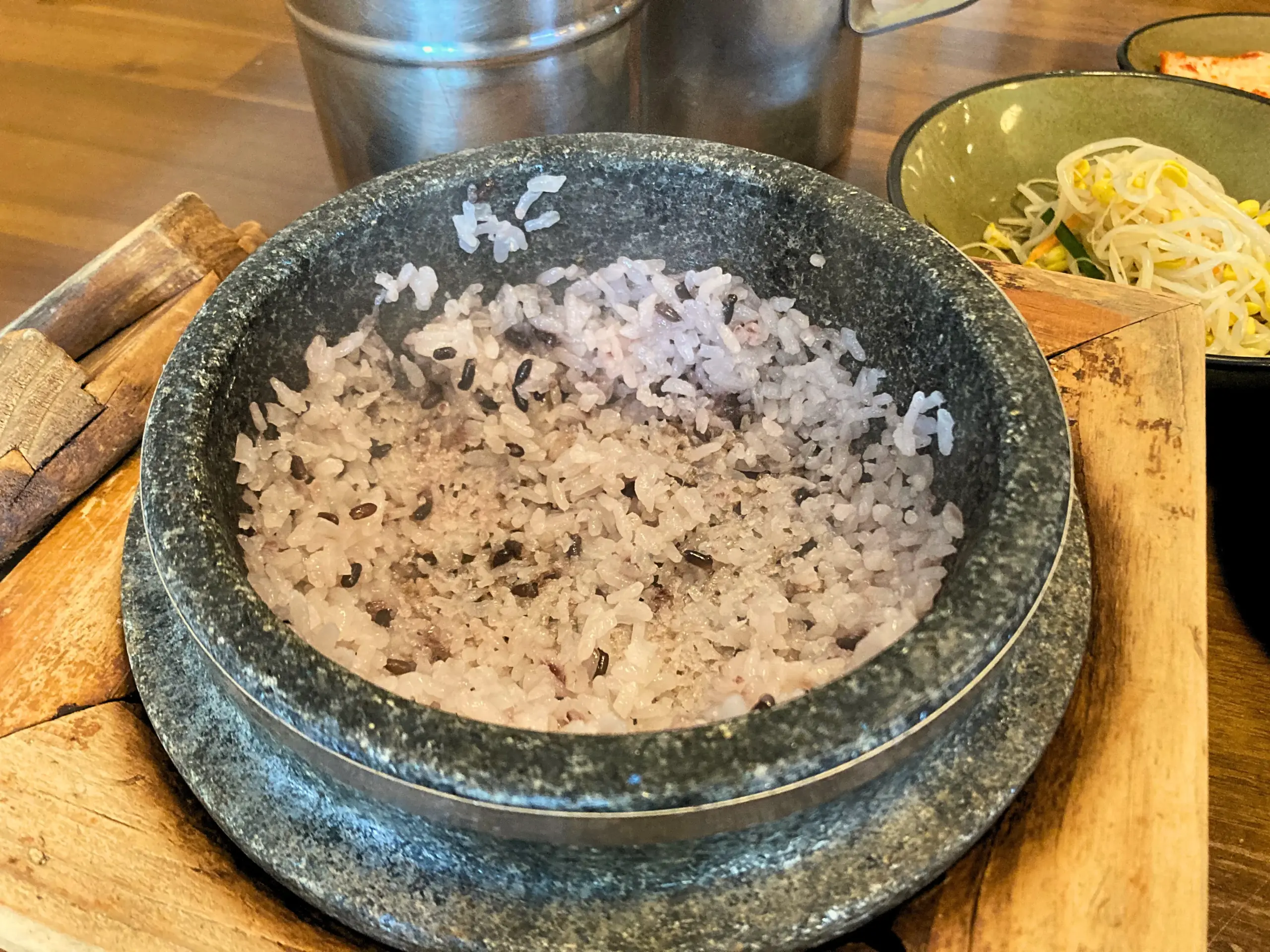 【韓国／清州】チュオタンの名店「ハルモニチュオタン（할머니 추어탕）」の釜飯