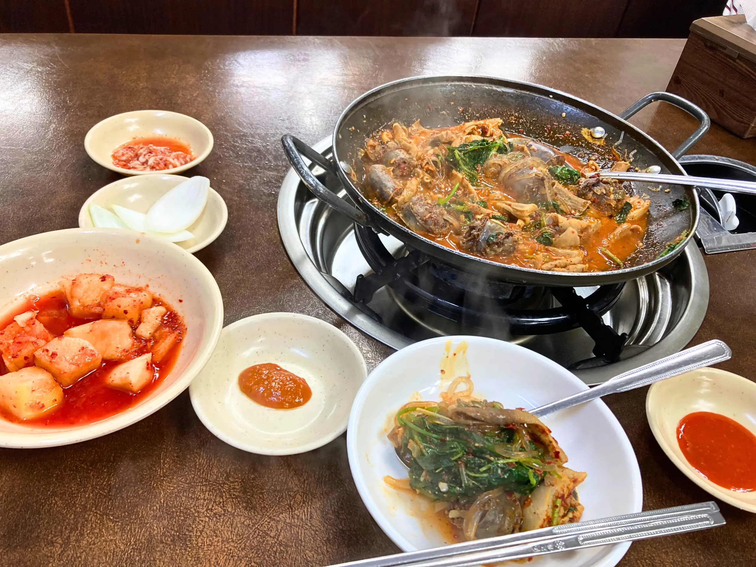 韓国・清州のスンデ専門店「セガドクスンデ（새가덕순대）」のコプチャン鍋　
