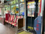 台湾バスの降車口付近に設置されているICカードリーダーの位置