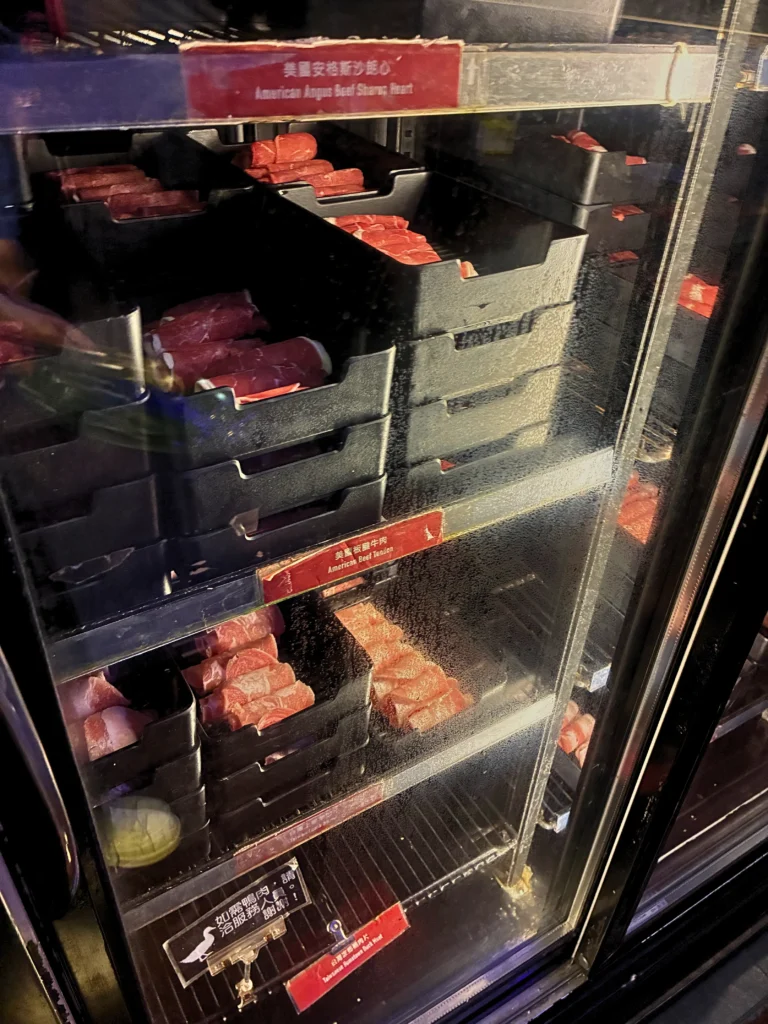 台北・中山にある天外天精緻麻辣火鍋のビュッフェのお肉