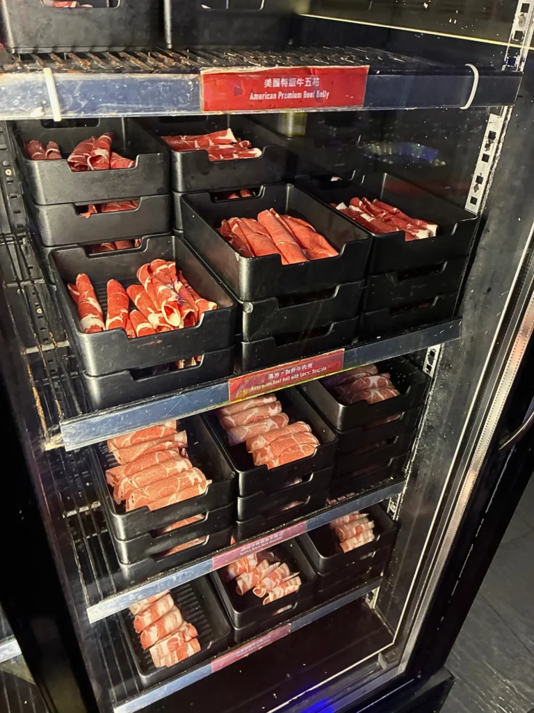 台北・中山にある天外天精緻麻辣火鍋のビュッフェのお肉
