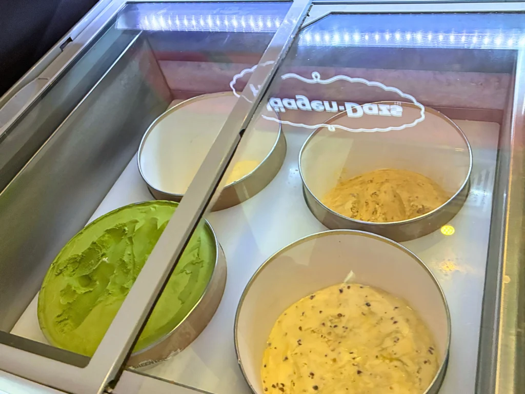 台北・中山にある天外天精緻麻辣火鍋のハーゲンダッツコーナー（食べ放題）