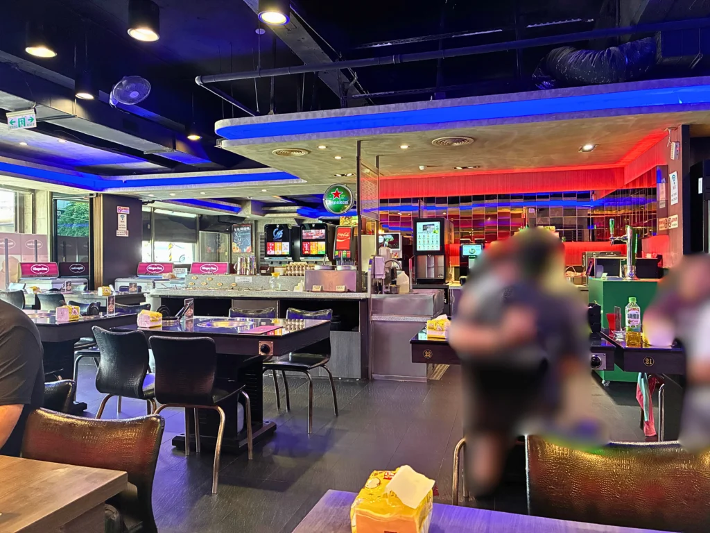台北・中山にある天外天精緻麻辣火鍋の店内