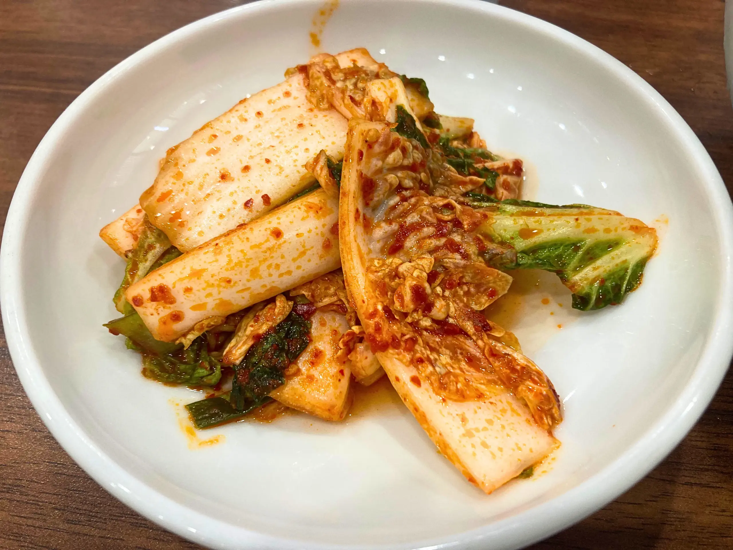 韓国ソウル・乙支路にある明洞にある冷麺の老舗又来屋（ウレオク）のキムチ